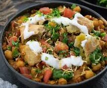 How To Make Yummy Samosa Chole Chaat At Home From Leftovers